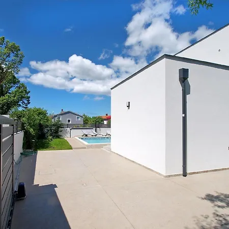 Mit Privatpool Fuer 8 Personen Ca 125 Qm In Sisan, Istrien Suedkueste Von Istrien