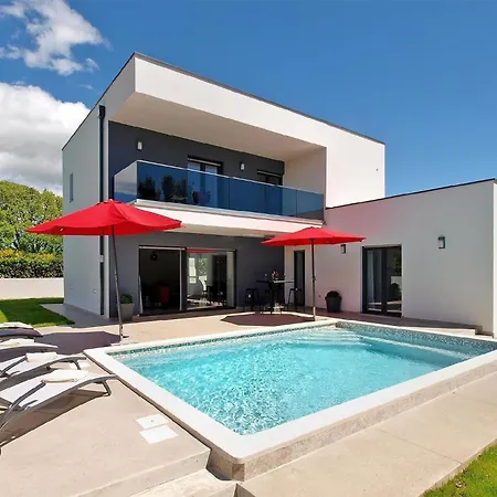 Mit Privatpool Fuer 8 Personen Ca 125 Qm In Sisan, Istrien Suedkueste Von Istrien * Šišan