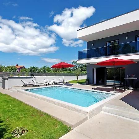 Mit Privatpool Fuer 8 Personen Ca 125 Qm In Sisan, Istrien Suedkueste Von Istrien