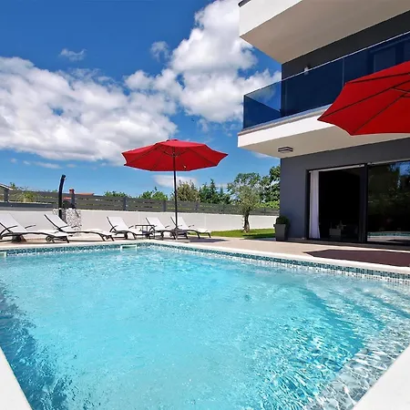 Feriehus Mit Privatpool Fuer 8 Personen Ca 125 Qm In Sisan, Istrien Suedkueste Von Istrien