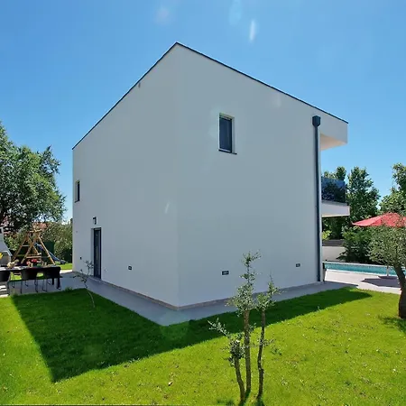 Mit Privatpool Fuer 8 Personen Ca 125 Qm In Sisan, Istrien Suedkueste Von Istrien Feriehus Šišan