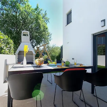 Mit Privatpool Fuer 8 Personen Ca 125 Qm In Sisan, Istrien Suedkueste Von Istrien Feriehus Šišan